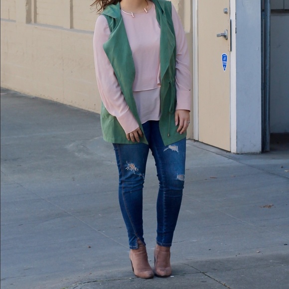 Army Green Drape Front Hooded Vest - Picture 5 of 7